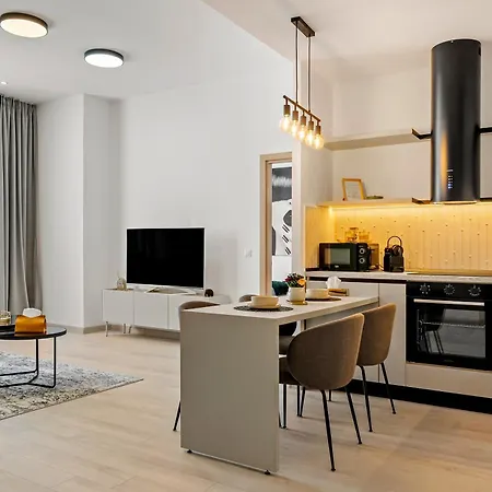 Rin Luxury Pool & Apartment Bukarest